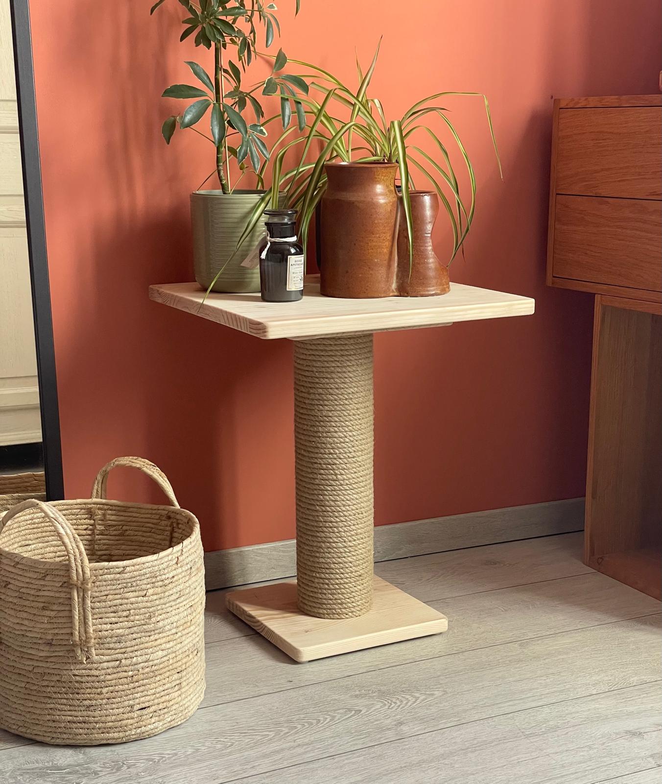 Notre table d'appoint griffoir